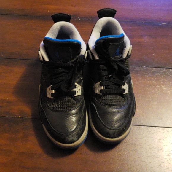 Jordan 4 - Picture 2 of 5